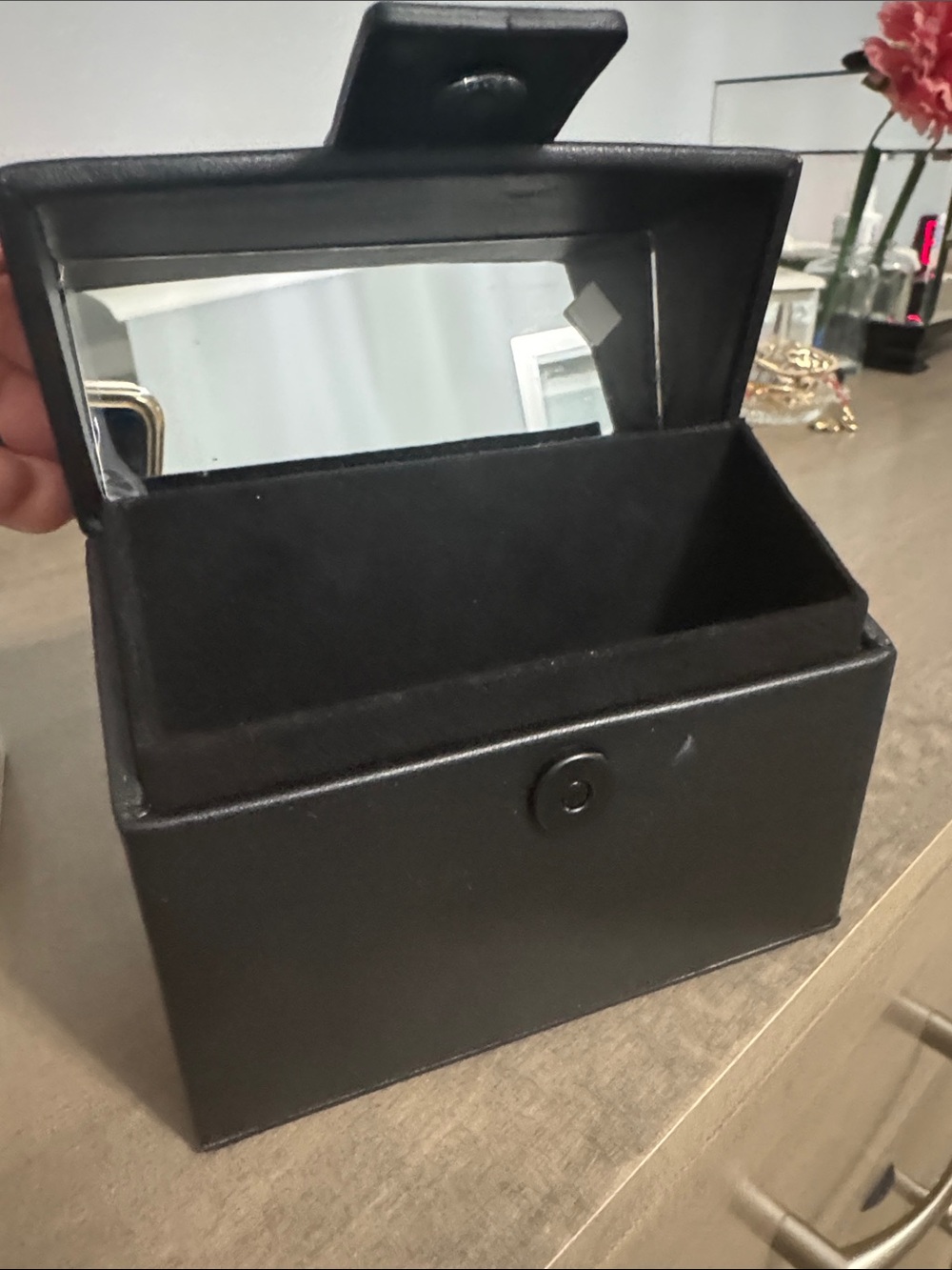 Dolce & Gabbana Devotion perfume & Leather Toiletry Box - Picture 4 of 6